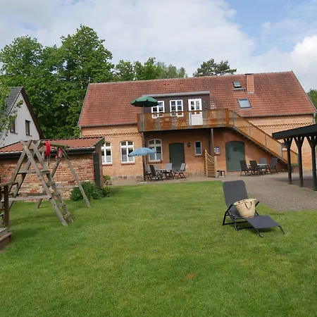 Lindenhof 3, Dachgeschoss Apartament Vipperow